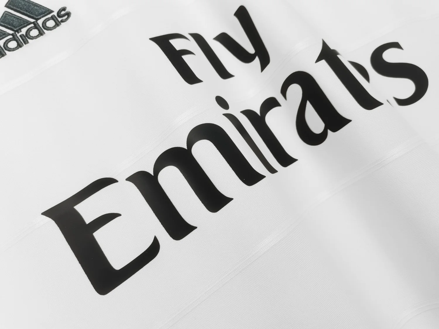 Real Madrid Home Retro Jersey 2013/14 - Image 5
