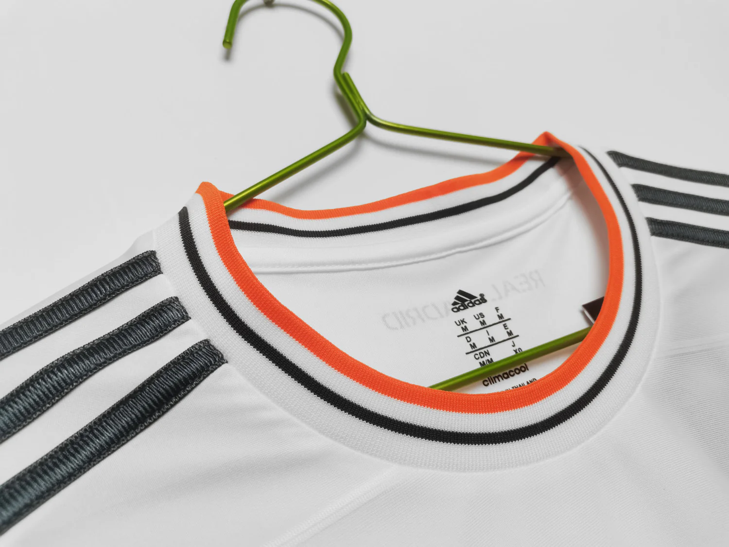 Real Madrid Home Retro Jersey 2013/14 - Image 7