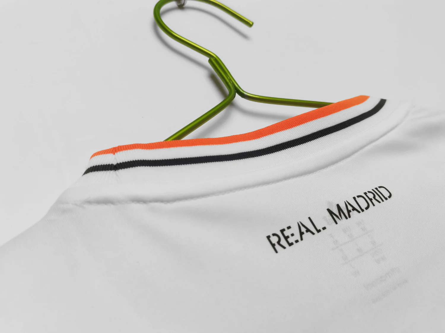 Real Madrid Home Retro Jersey 2013/14 - Image 8