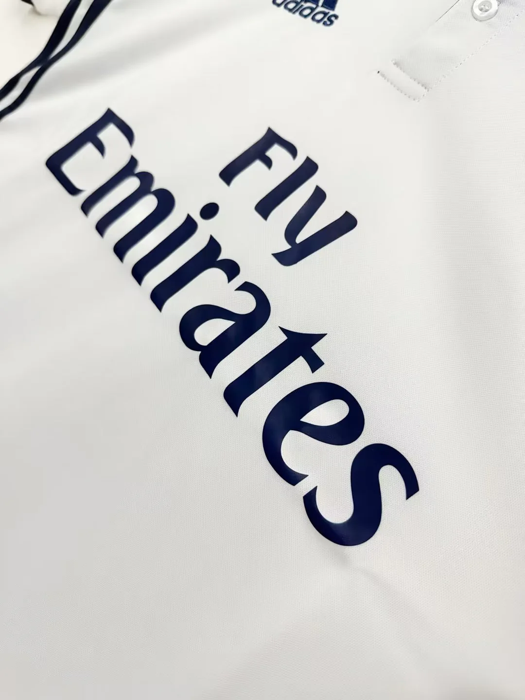 Real Madrid Home Retro Jersey 2016/17 - Image 2