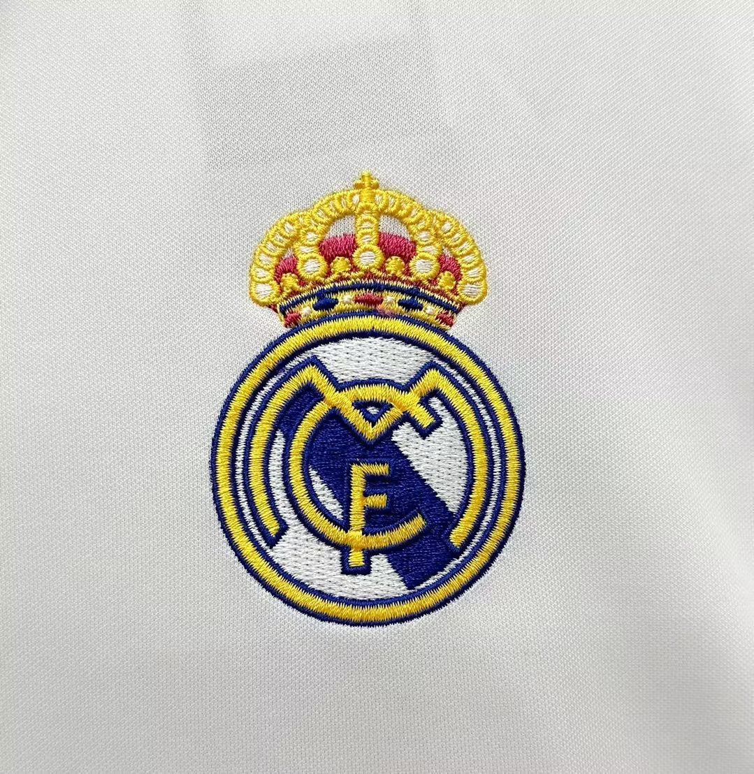 Real Madrid Home Retro Jersey 2016/17 - Image 3