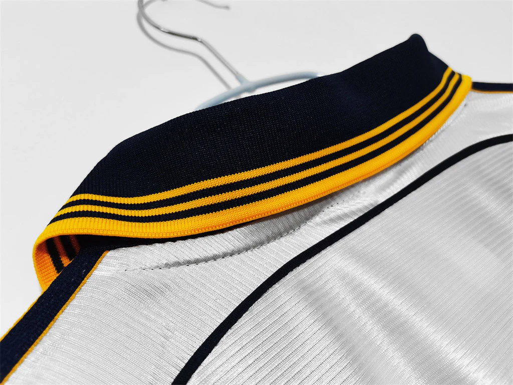 Real Madrid Home Retro Jersey 98/00 - Image 4