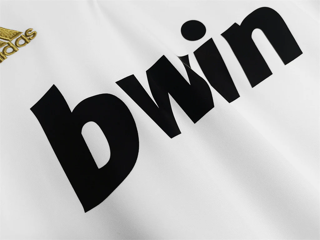 Real Madrid Home Retro Long Sleeves Jersey 11/12 - Image 11