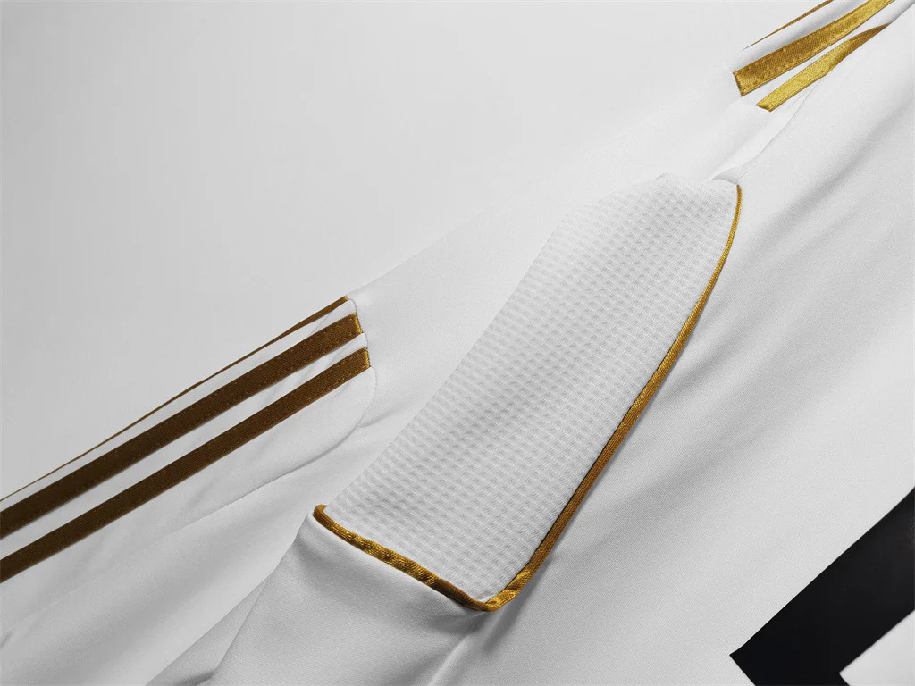 Real Madrid Home Retro Long Sleeves Jersey 11/12 - Image 9