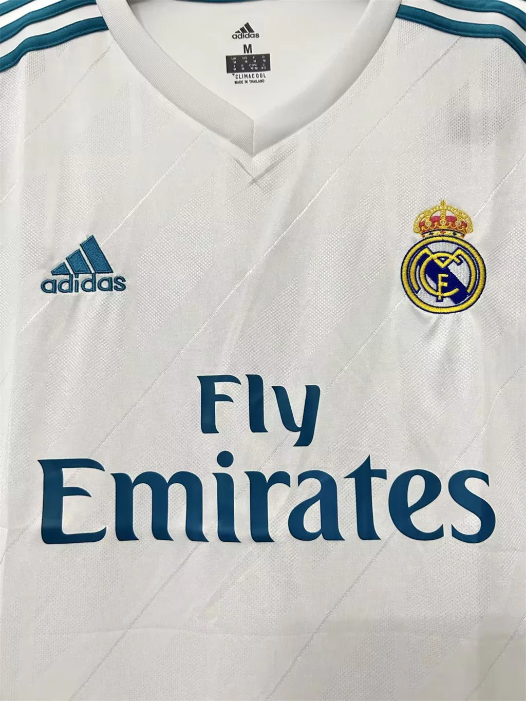 Real Madrid Home Retro Long Sleeves Jersey 17/18 - Image 3