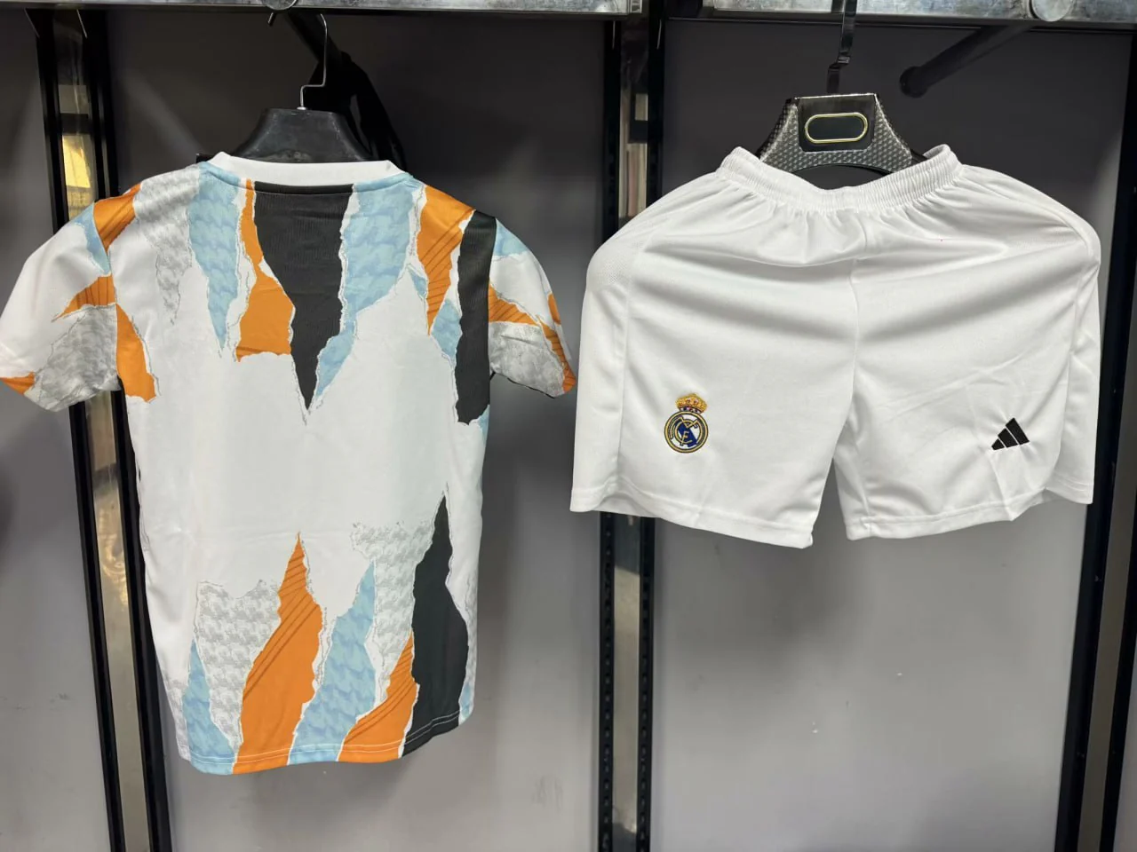 Real Madrid Special Edition Kids Suit 25/26 - Image 2