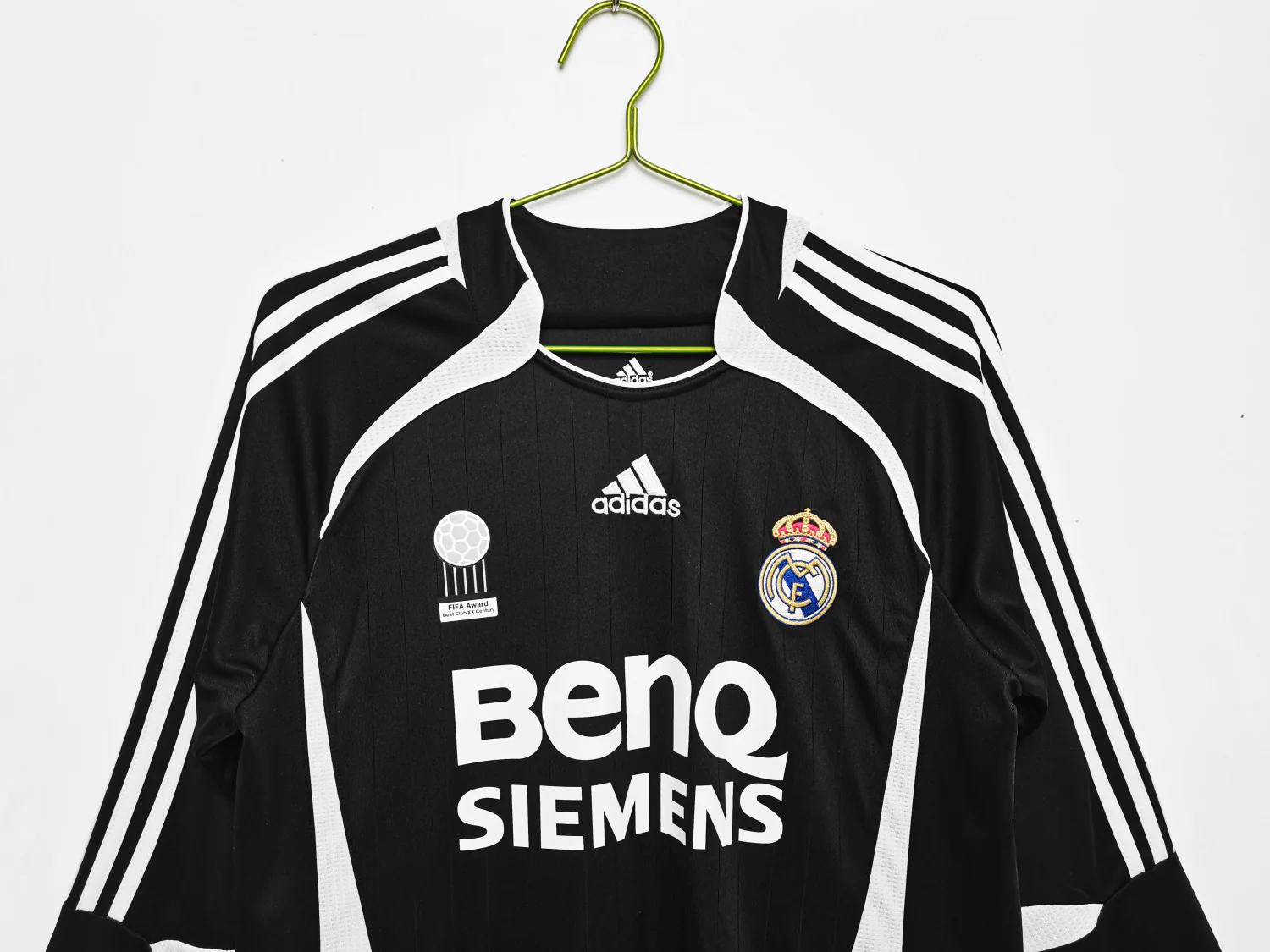 Real Madrid Third Long Sleeve Retro Jersey 2006/07 - Image 3