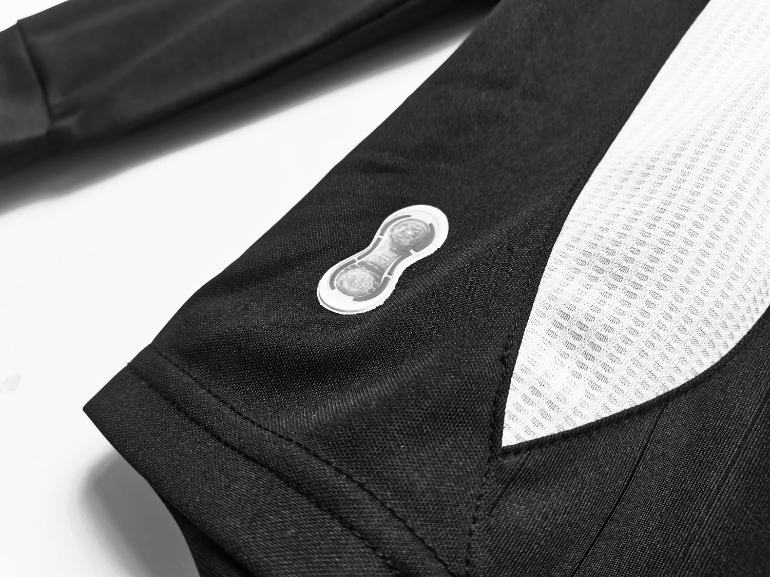 Real Madrid Third Long Sleeve Retro Jersey 2006/07 - Image 6