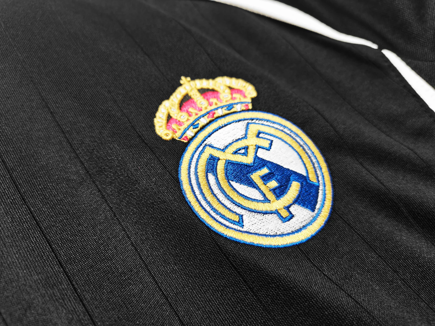 Real Madrid Third Long Sleeve Retro Jersey 2006/07 - Image 7