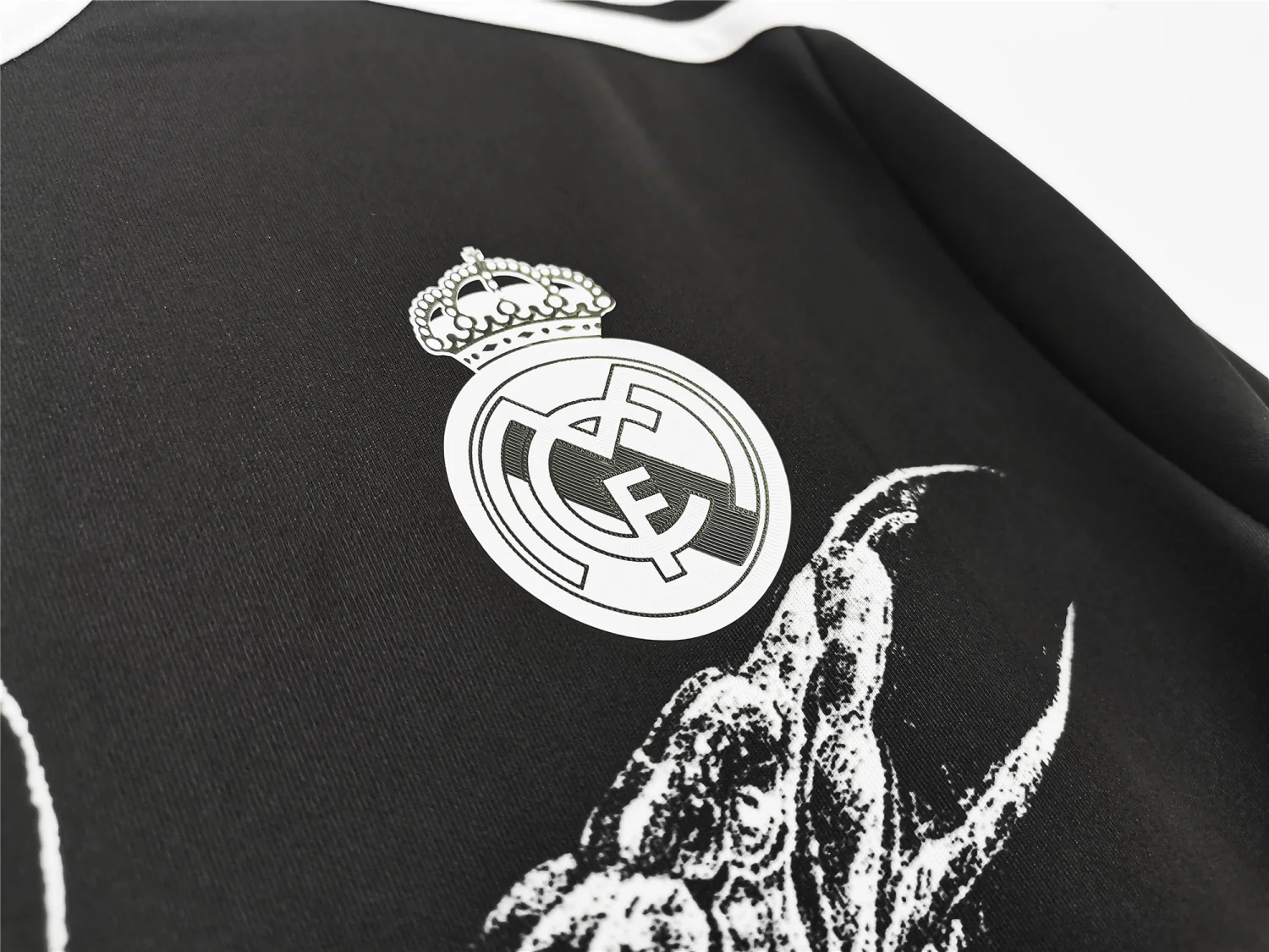 Real Madrid Third Long Sleeve Retro Jersey 2014/15 - Image 6