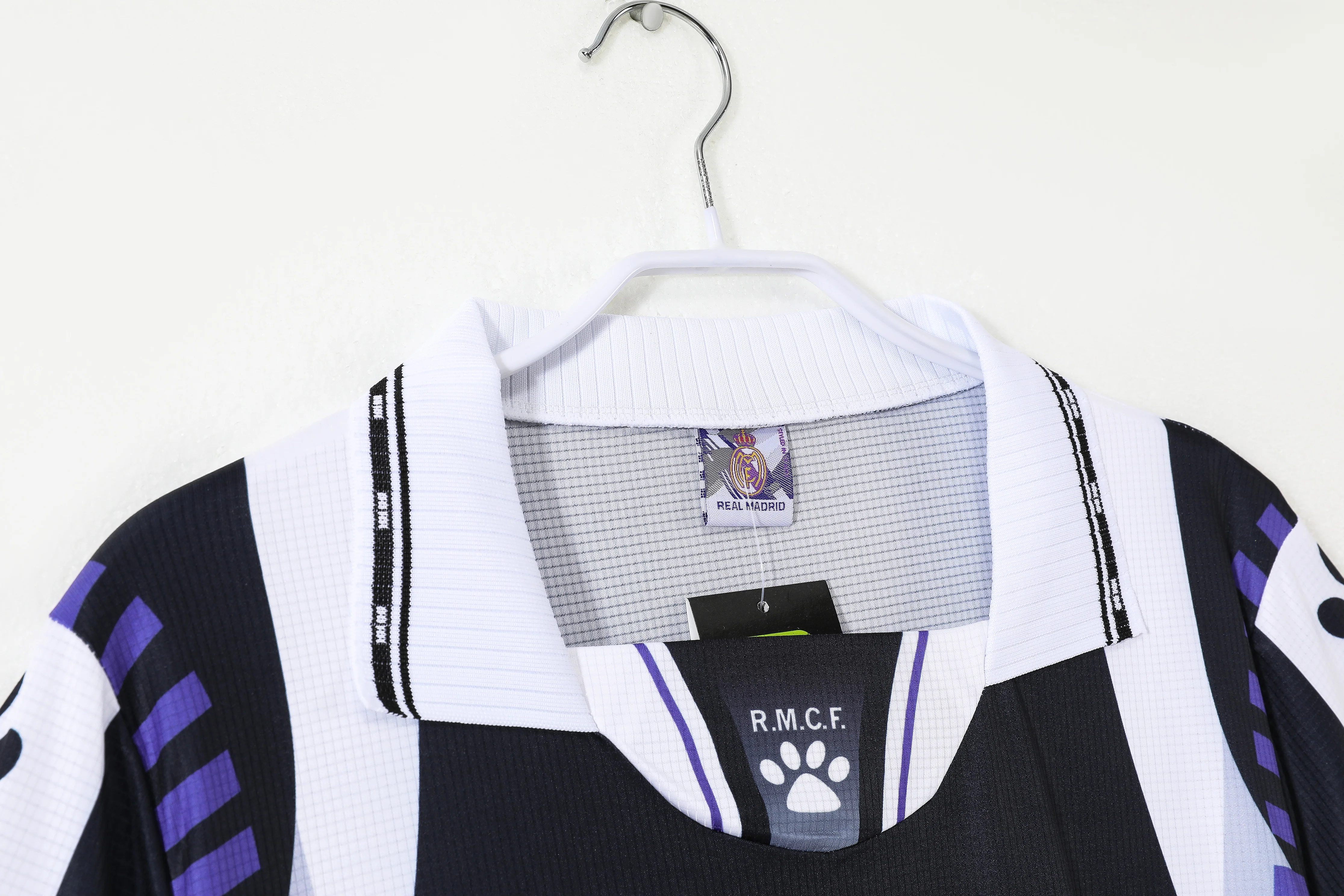 Real Madrid Third Retro Jersey 1997/98 - Image 8