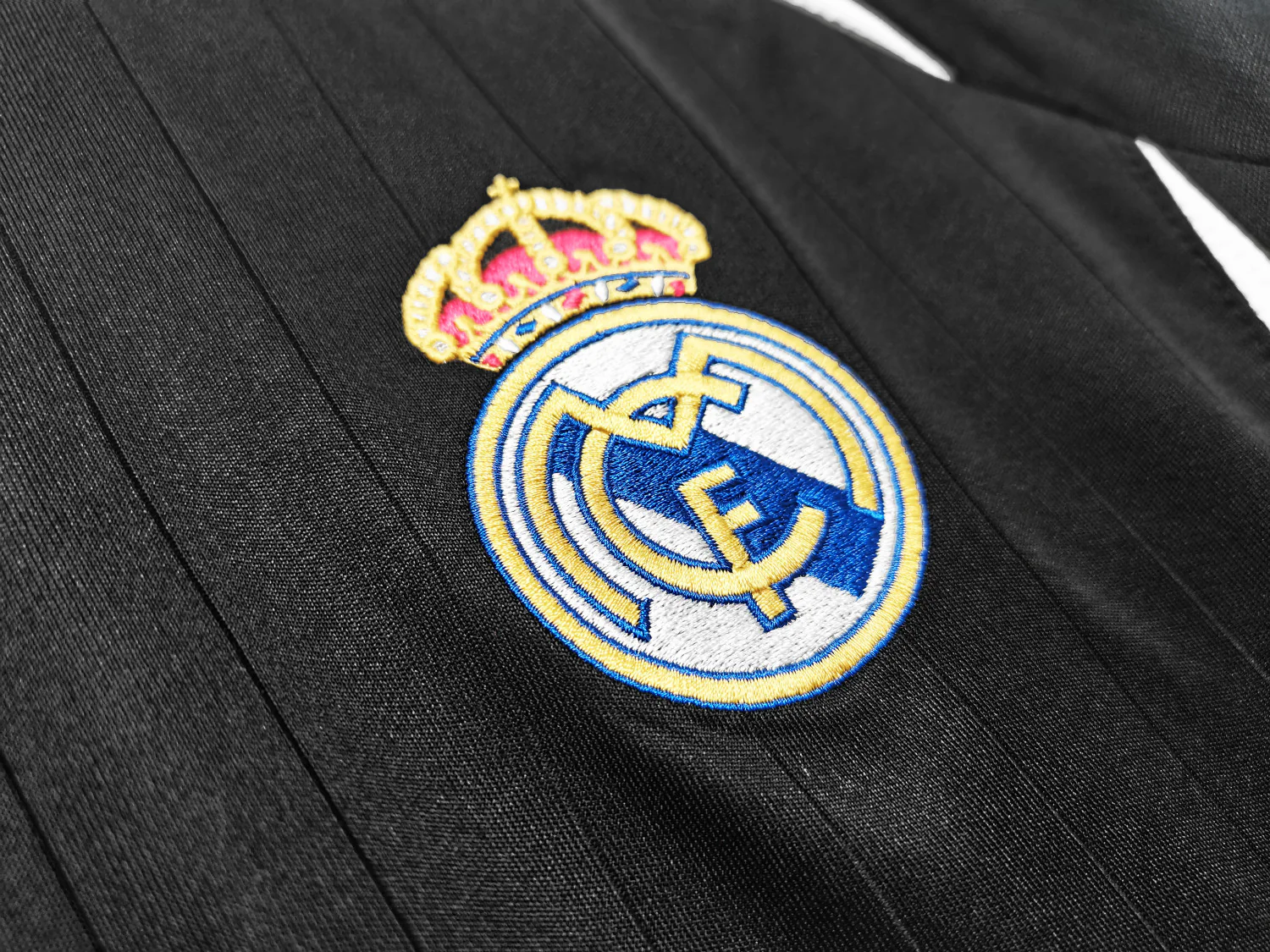 Real Madrid Third Retro Jersey 2006/07 - Image 6