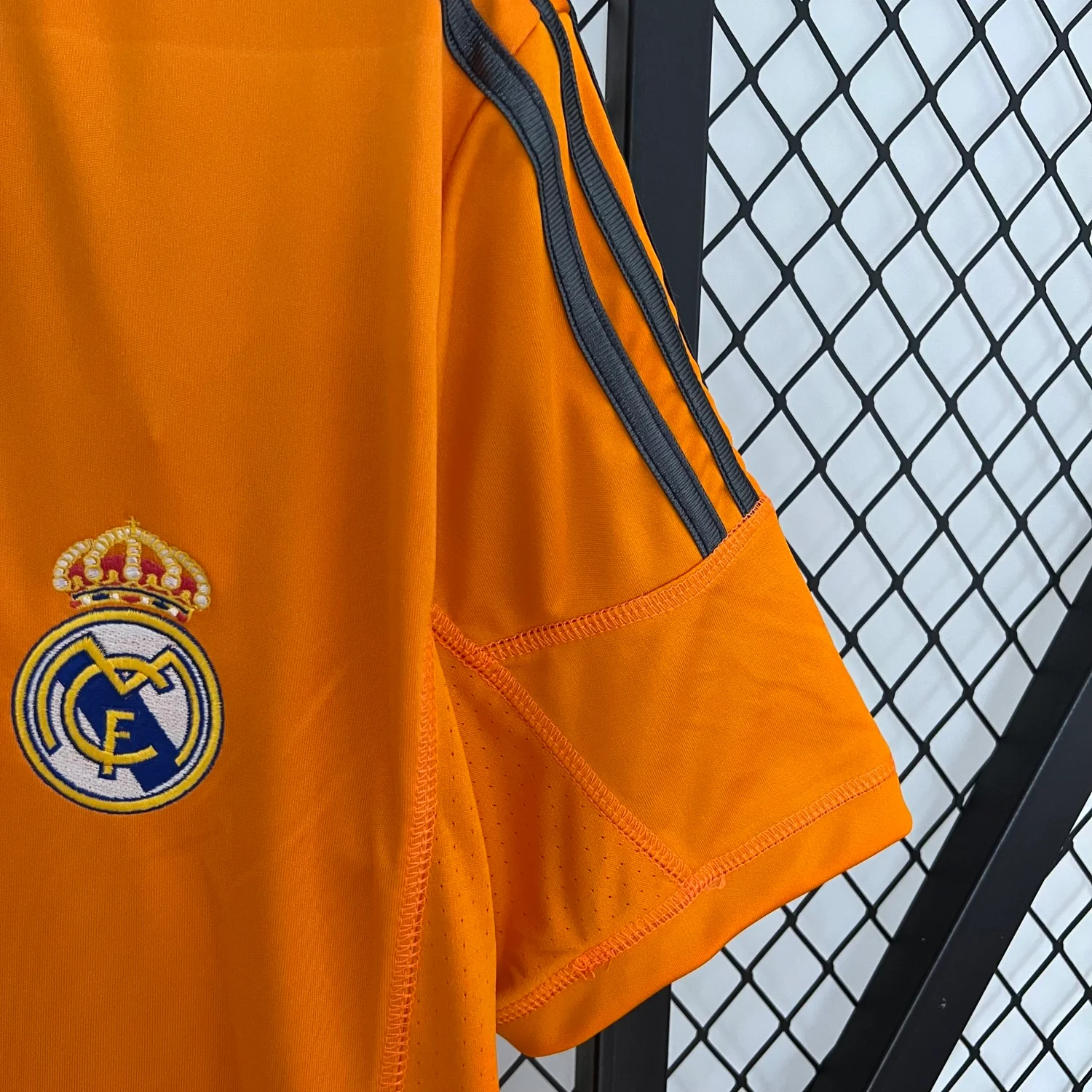 Real Madrid Third Retro Jersey 2013/14 - Image 5