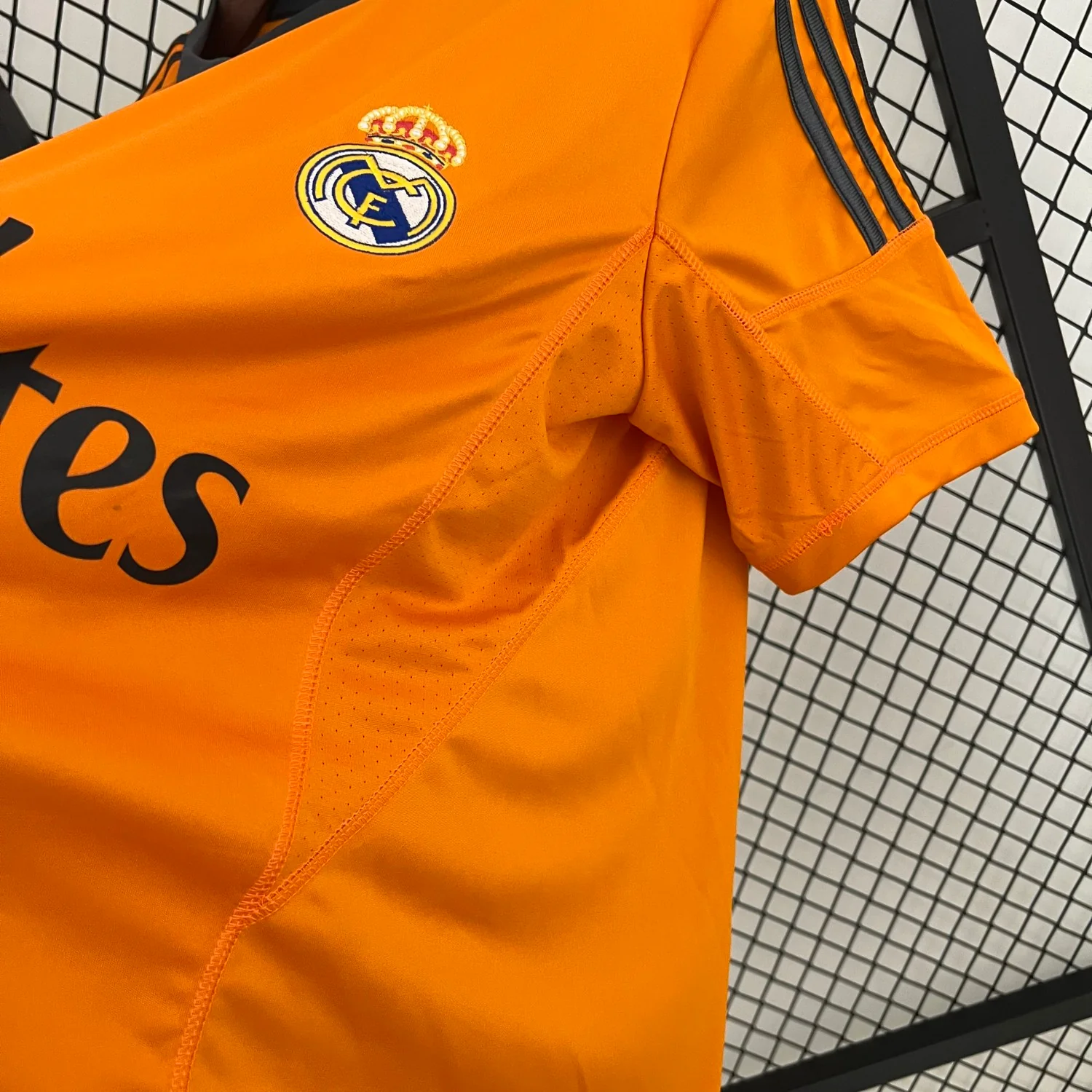 Real Madrid Third Retro Jersey 2013/14 - Image 7