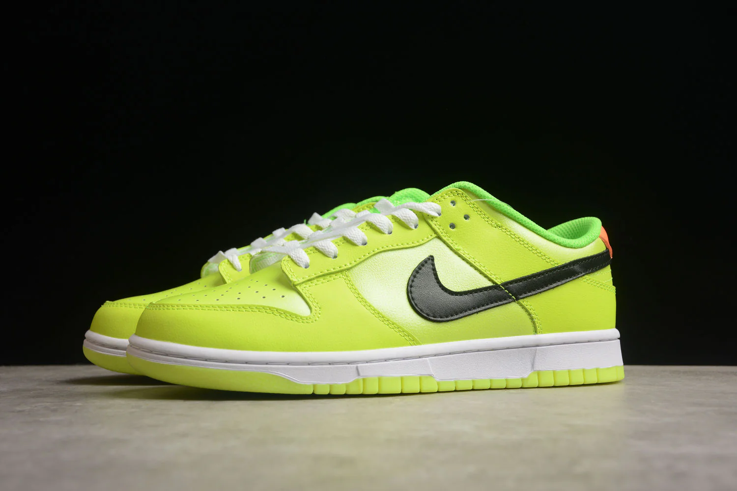SB Dunk Low Glow In The Dark Fluorescent Green FJ4610-702 - Image 2