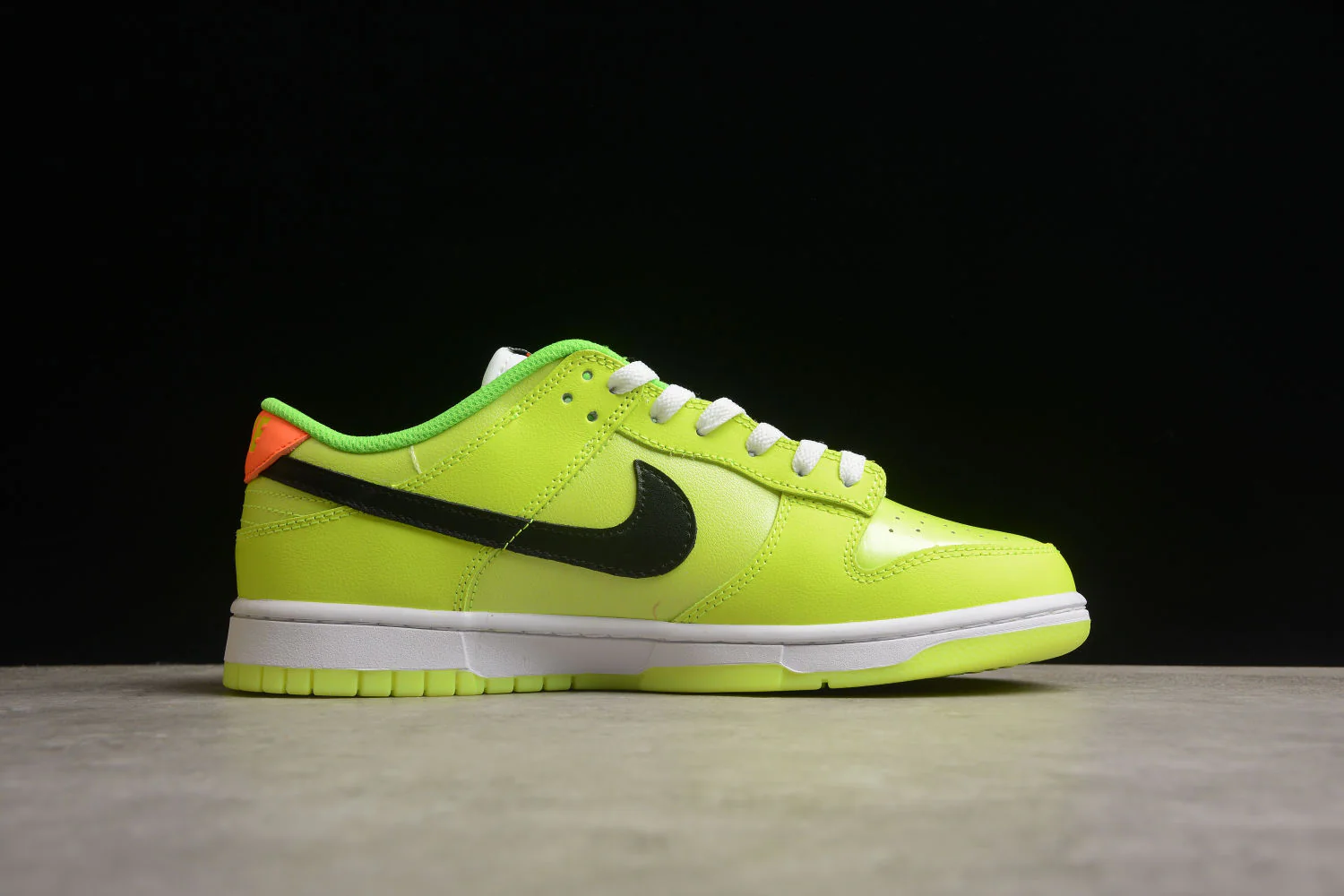 SB Dunk Low Glow In The Dark Fluorescent Green FJ4610-702 - Image 3