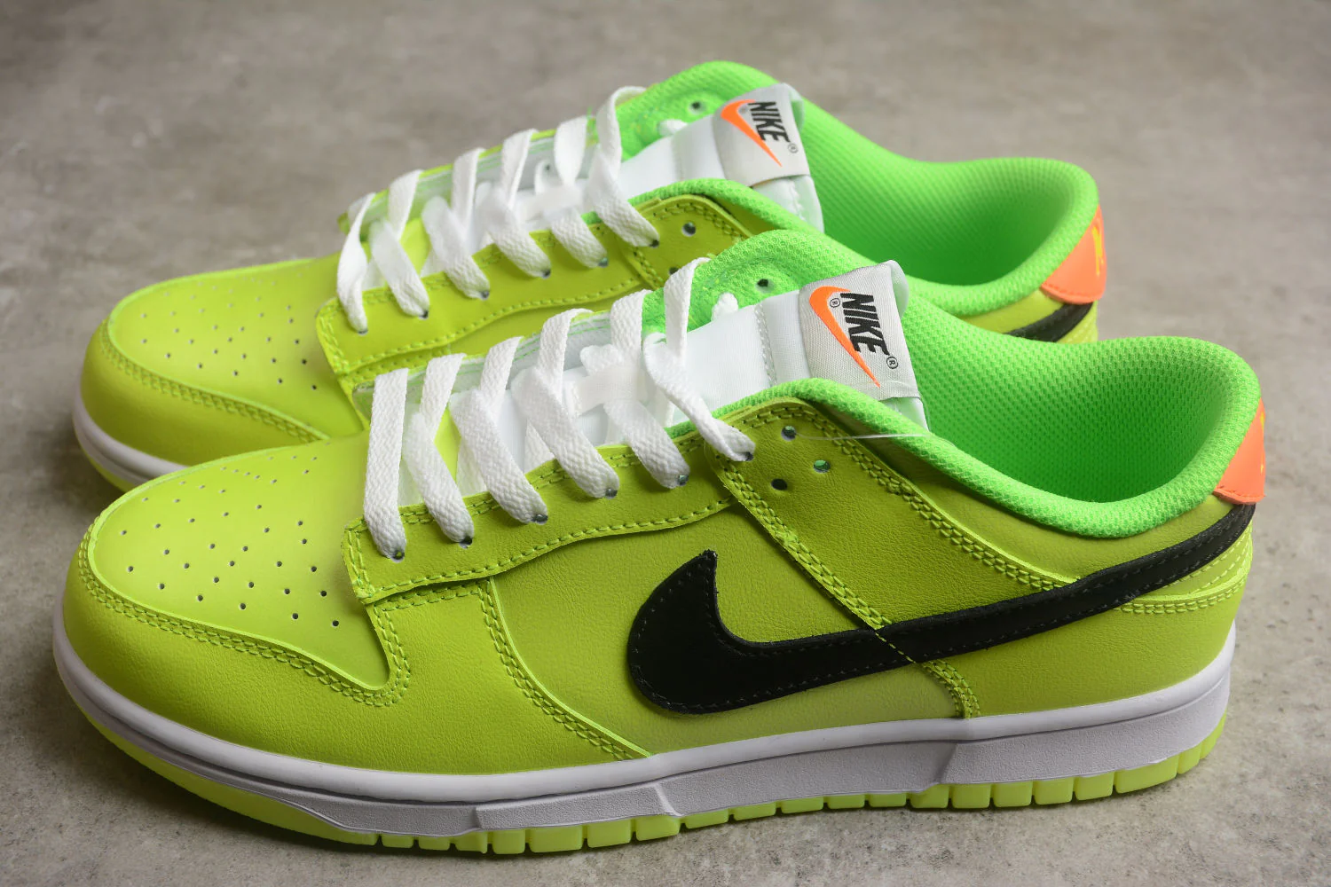 SB Dunk Low Glow In The Dark Fluorescent Green FJ4610-702 - Image 6
