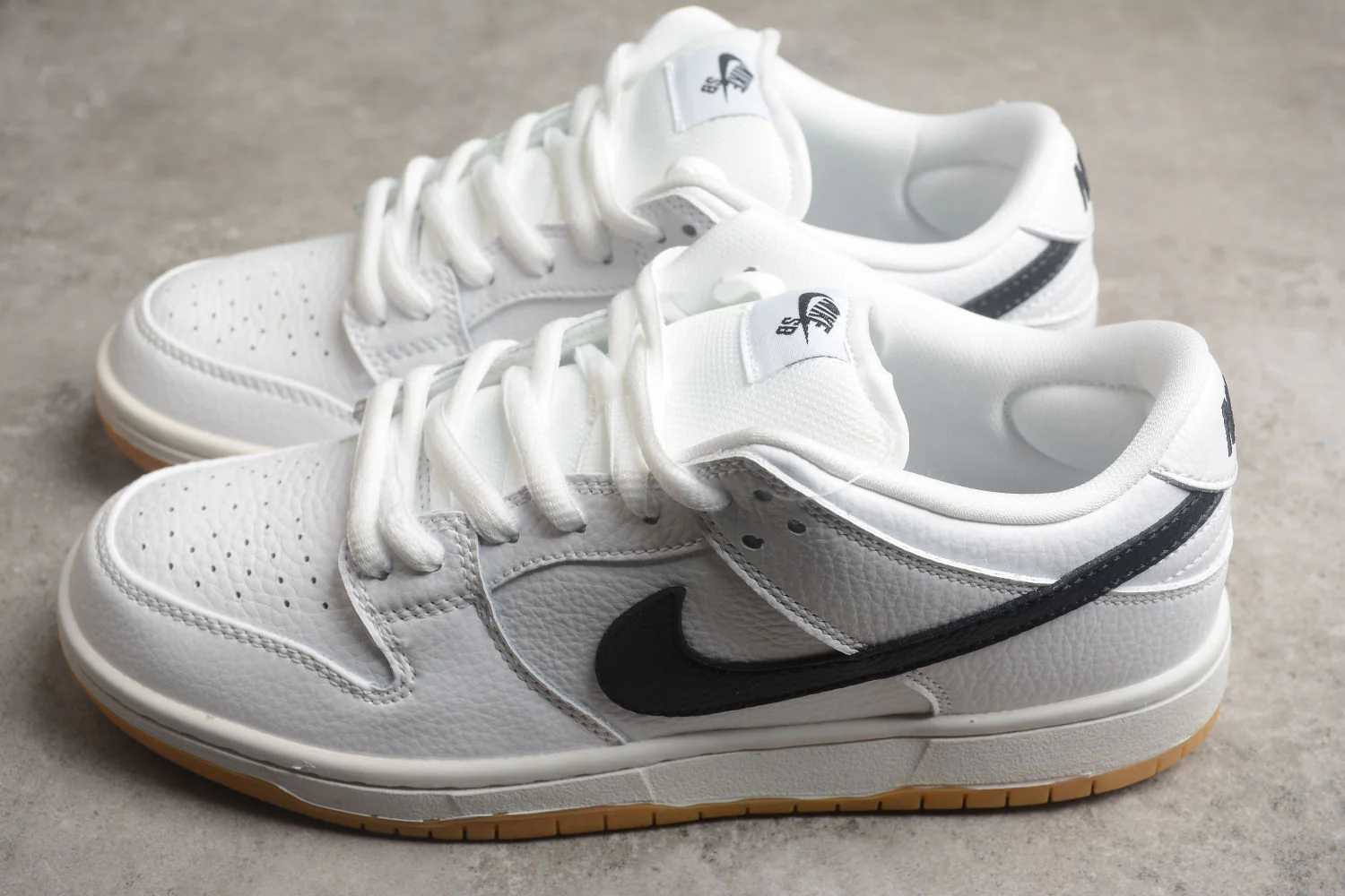SB Dunk Low Pro lso White Gum White Black CD2563-101 - Image 6