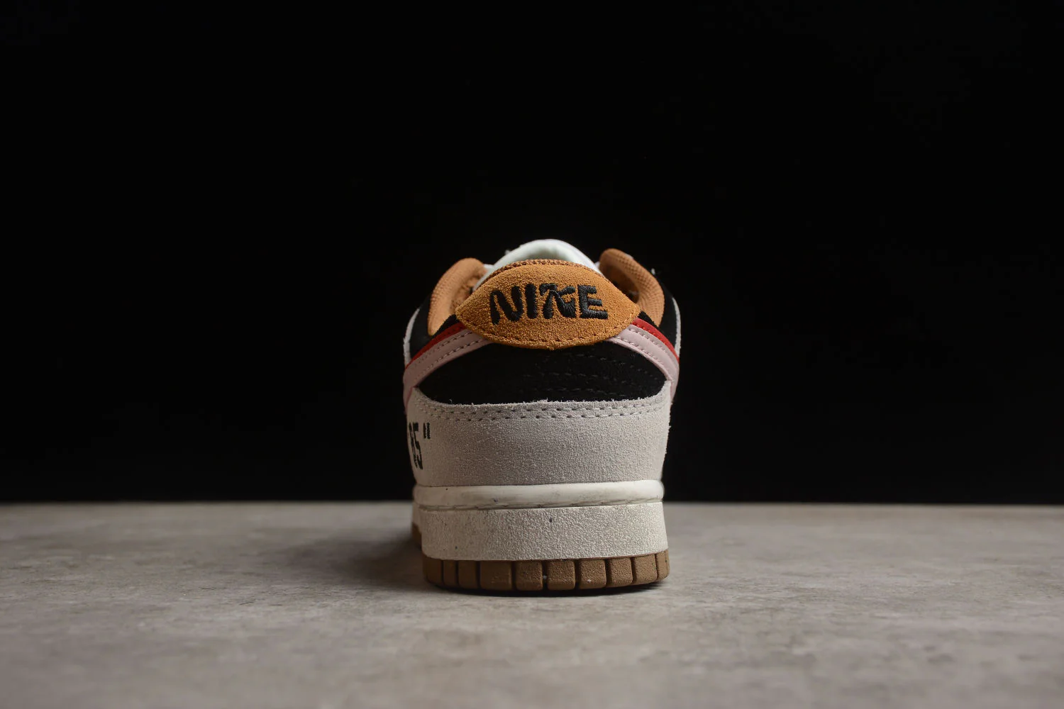 SB Dunk Low SE 85 DO9457-126 - Image 5