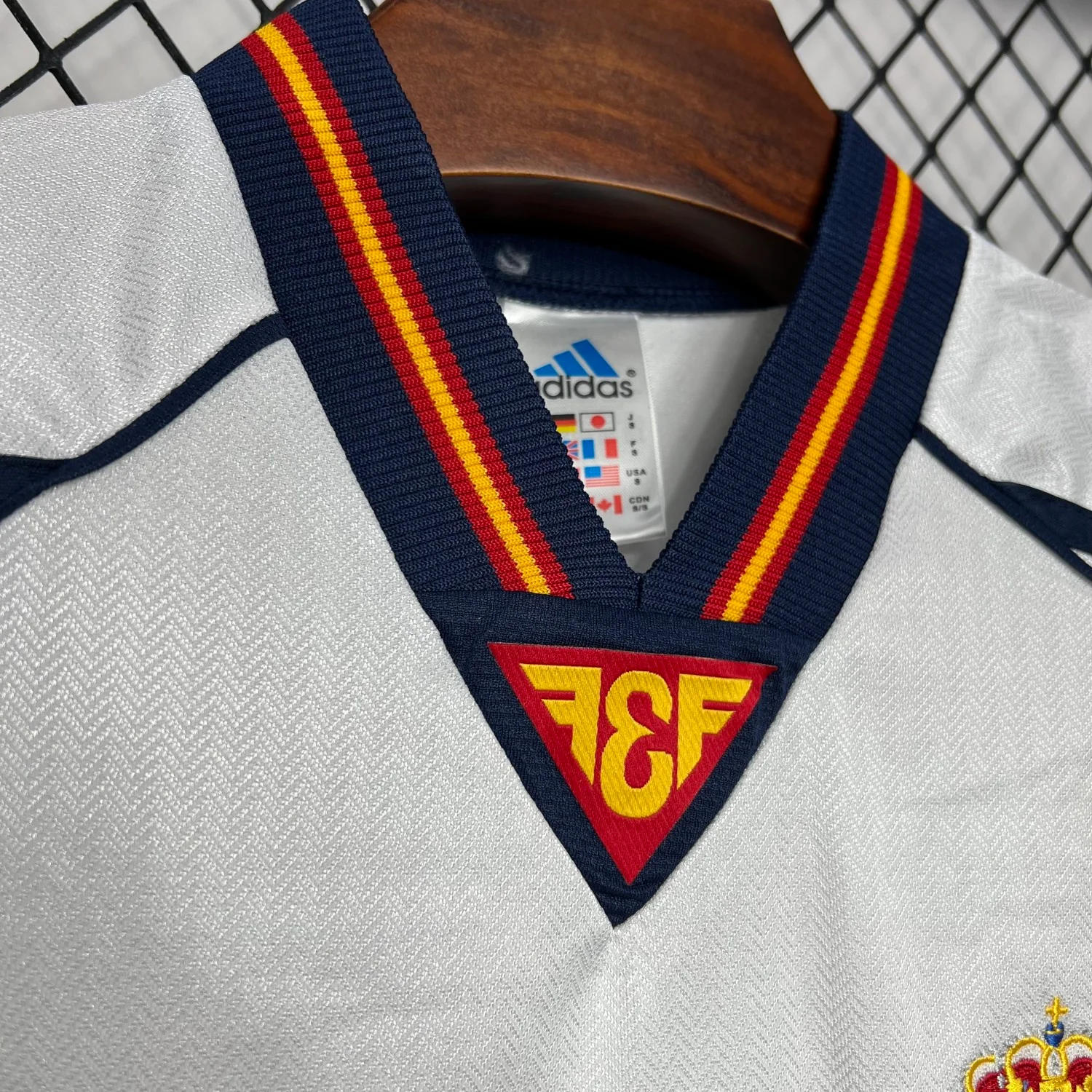 Spain Away Retro Jersey 1998 - Image 6