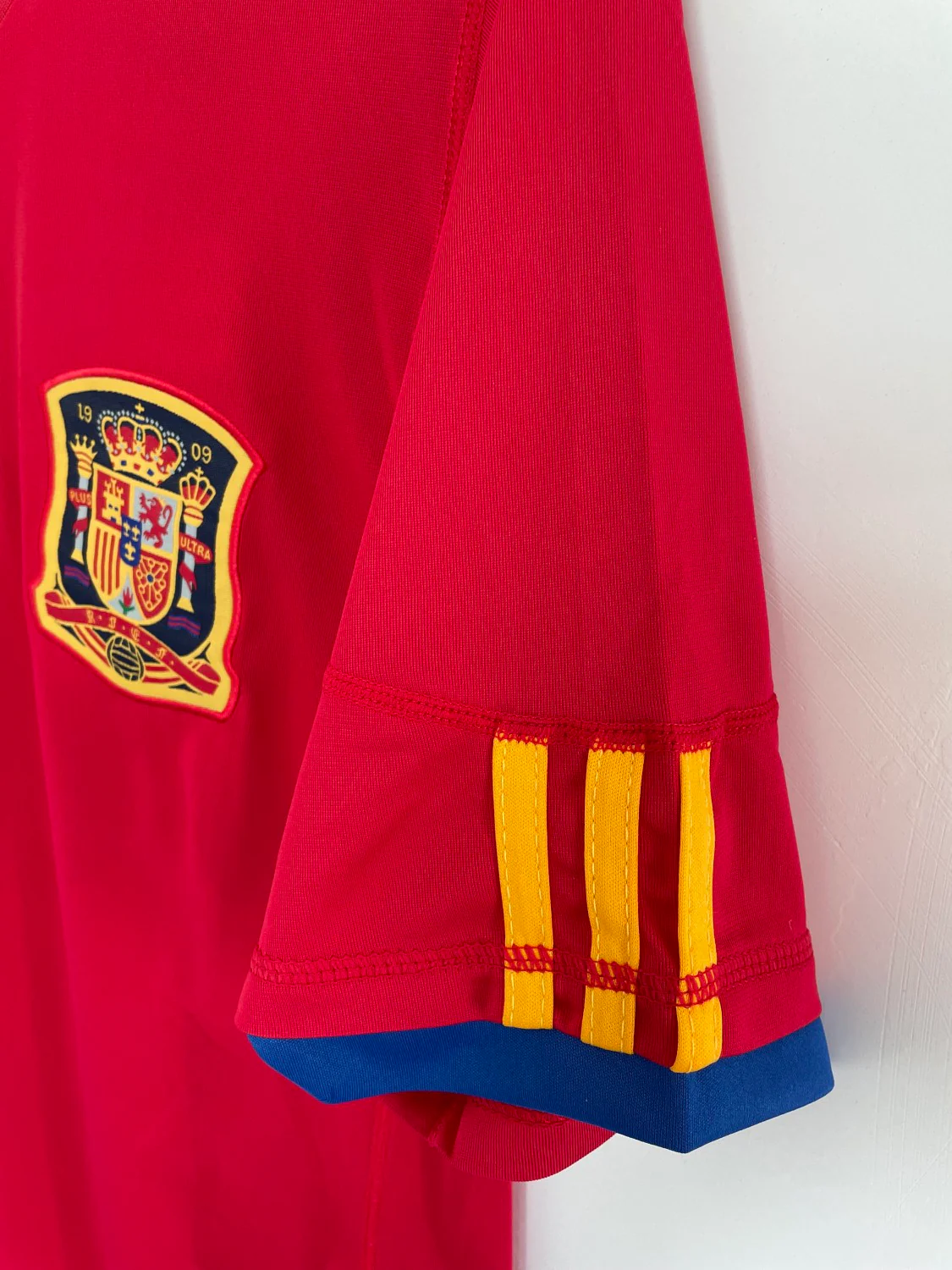Spain Home Retro Jersey 2009/10 - Image 4