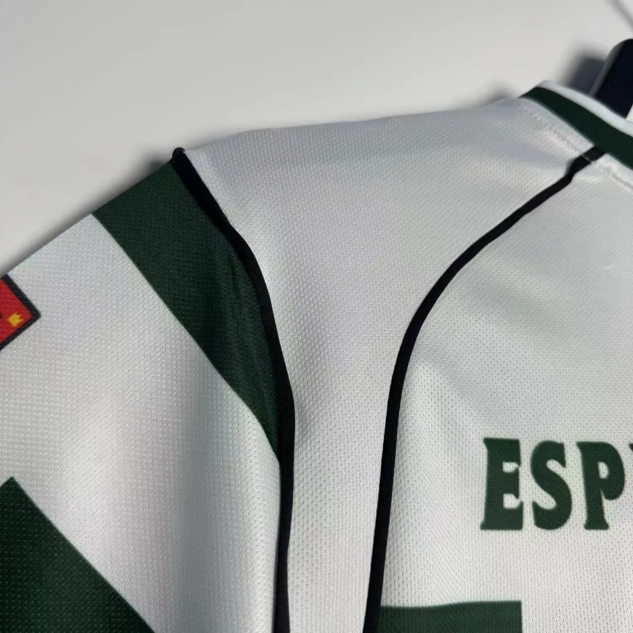 Sporting Lisbon Home Retro Jersey 2001/03 - Image 11