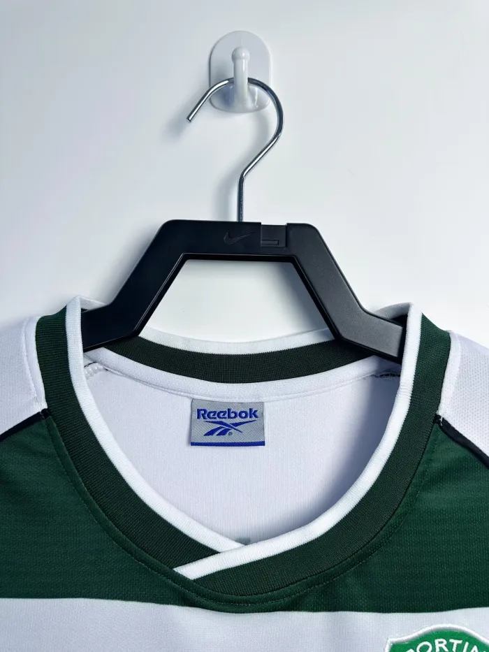 Sporting Lisbon Home Retro Long Sleeve Jersey 2001/03 - Image 3