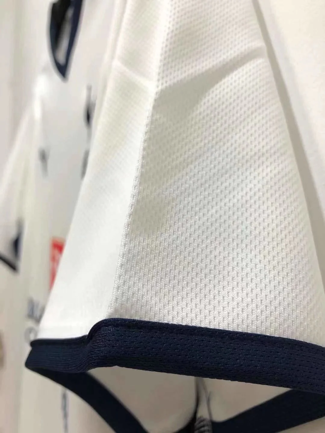 Tottenham Home Retro Jersey 08/09 - Image 9
