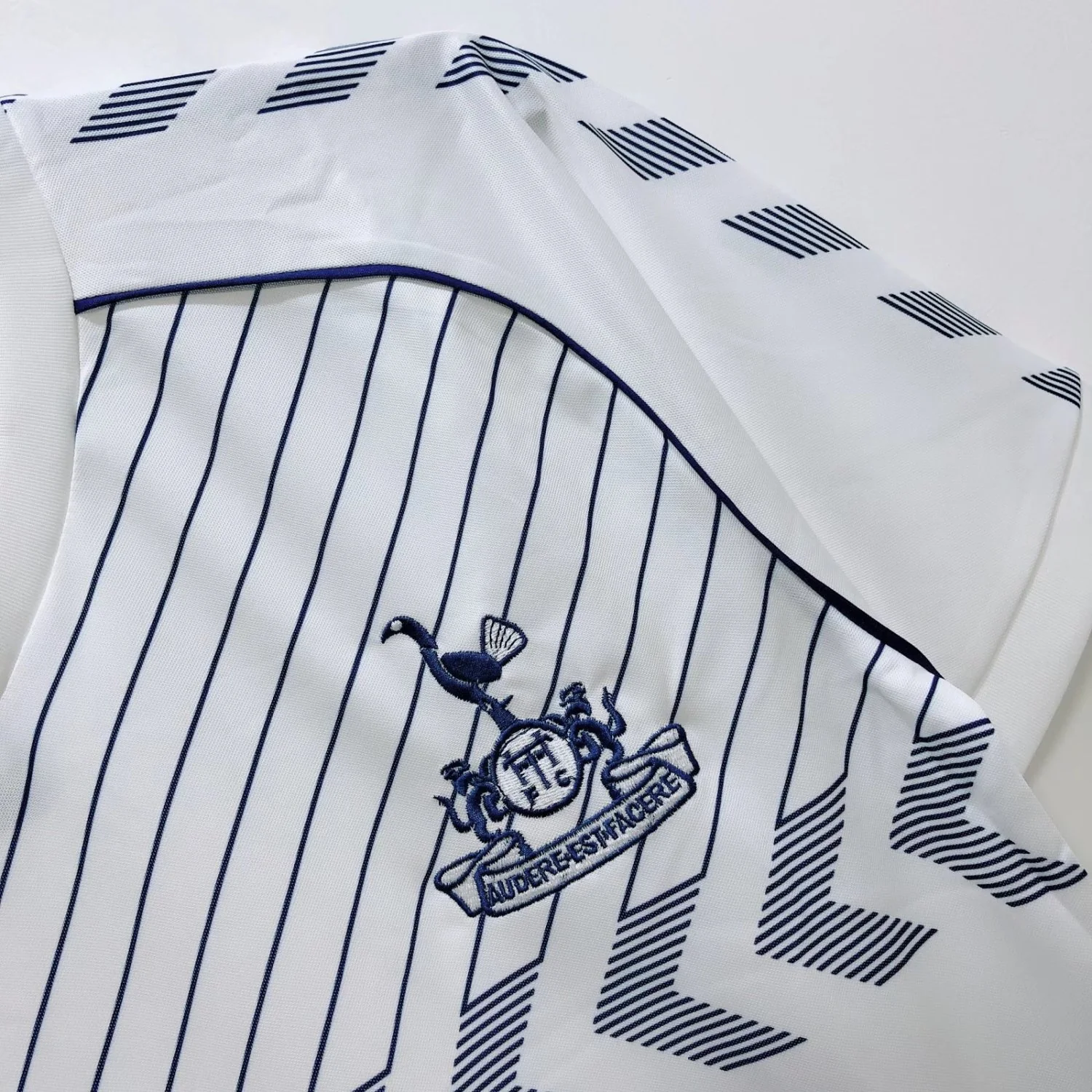 Tottenham Home Retro Jersey 1986 - Image 4