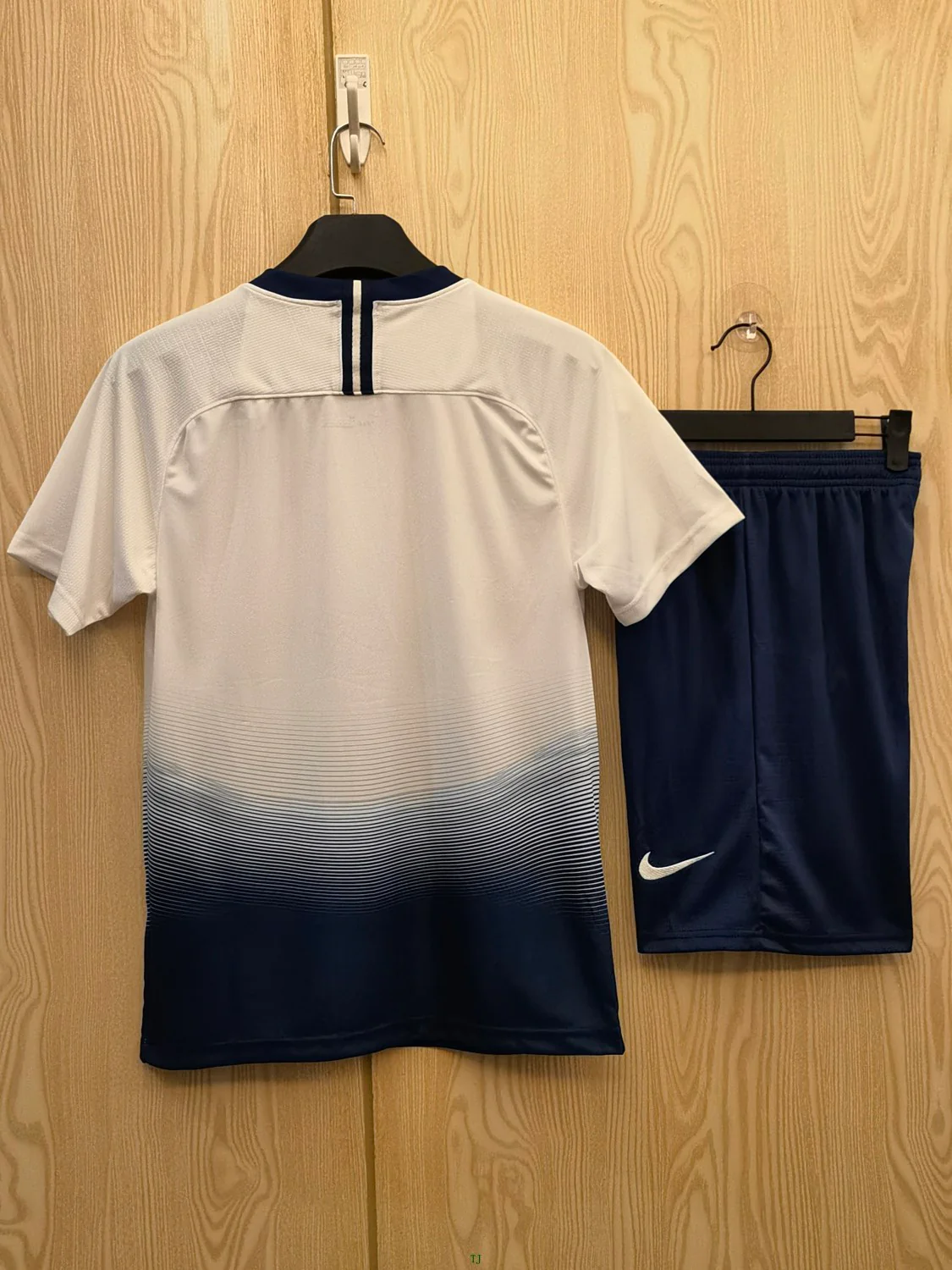 Tottenham Hotspur Home Man Jersey 18/19 Tops - Image 4