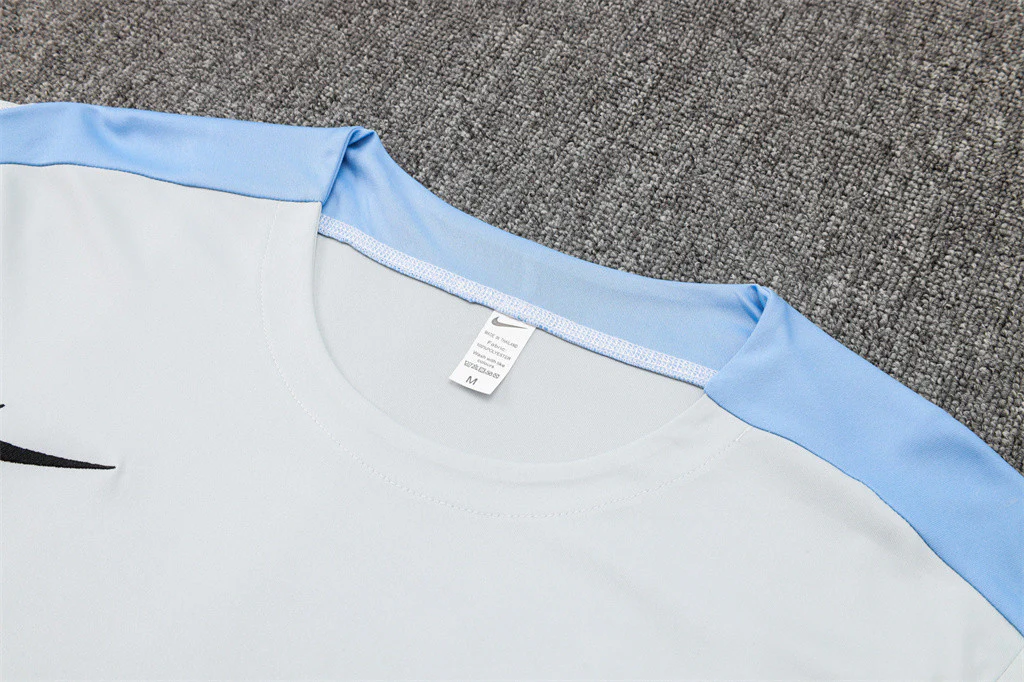 Tottenham Hotspur Training Short sleeve Jersey 24/25 - Image 3