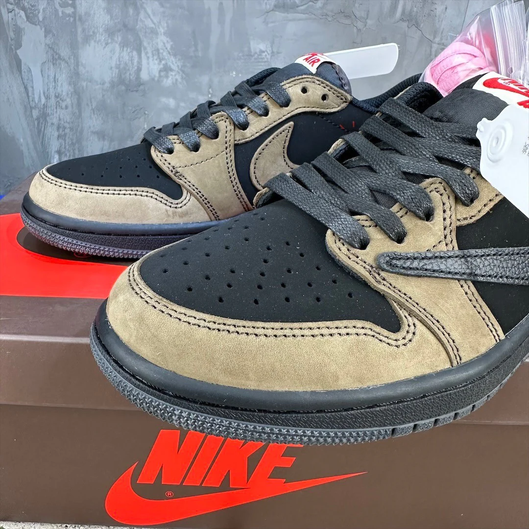 Travis Scott x Air Jordan 1 Low Black Brown - Image 3