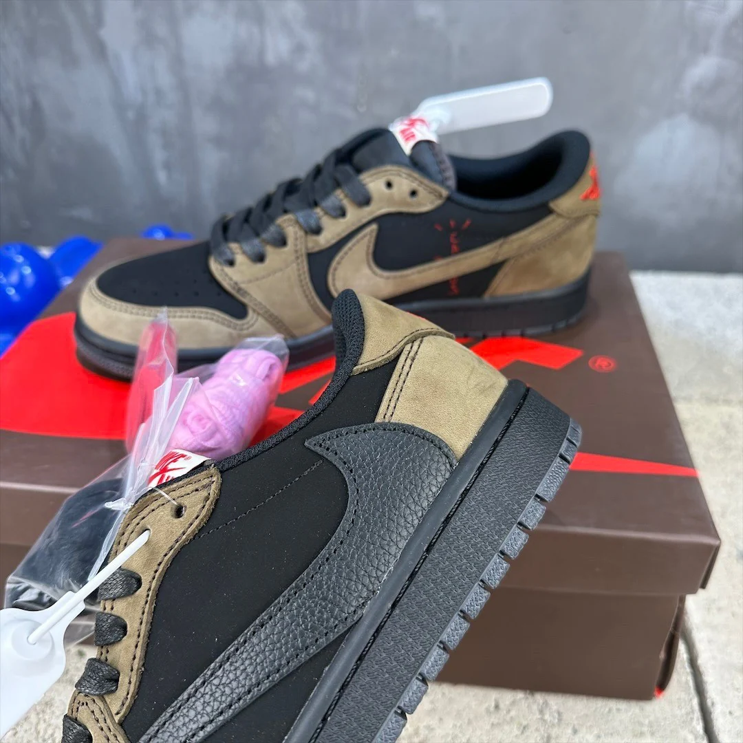 Travis Scott x Air Jordan 1 Low Black Brown - Image 4