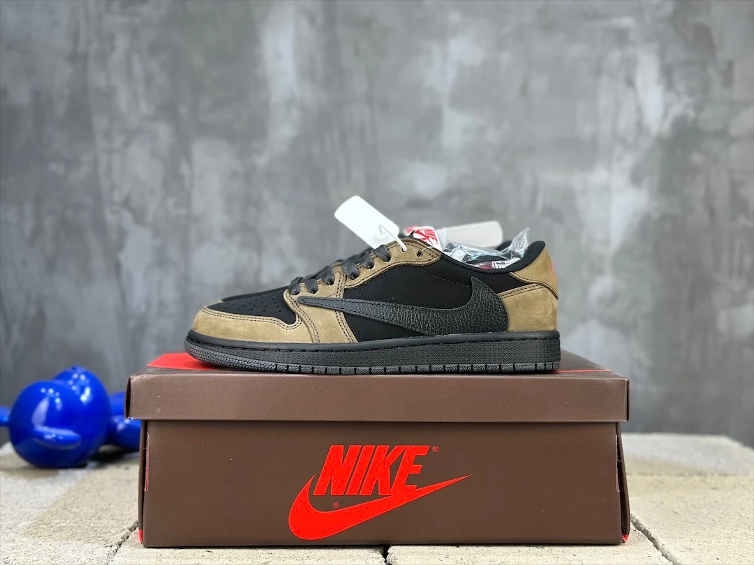 Travis Scott x Air Jordan 1 Low Black Brown - Image 9