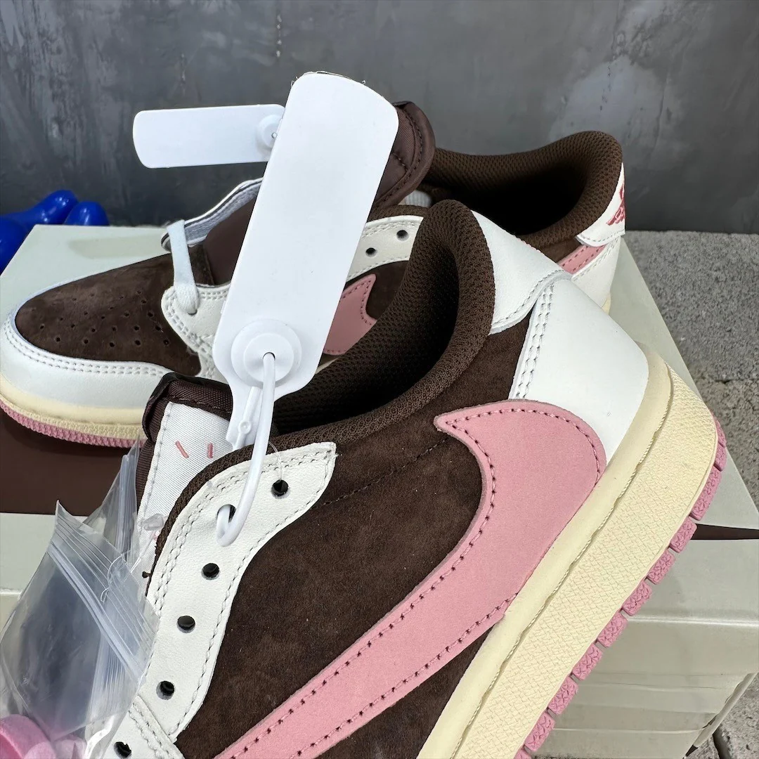 Travis Scott x Air Jordan 1 Low Brown Pink - Image 4