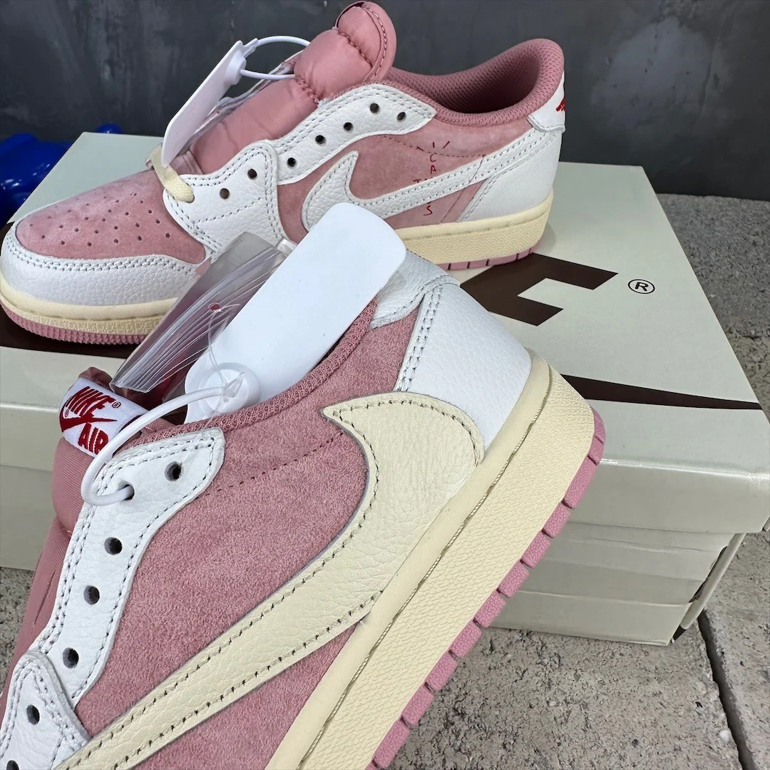 Travis Scott x Air Jordan 1 Low Pink White - Image 4