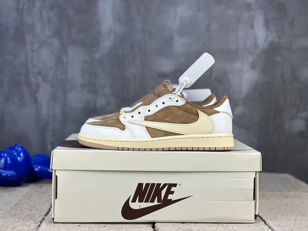 Travis Scott x Air Jordan 1 Low Sail and Ridgerock - Image 9