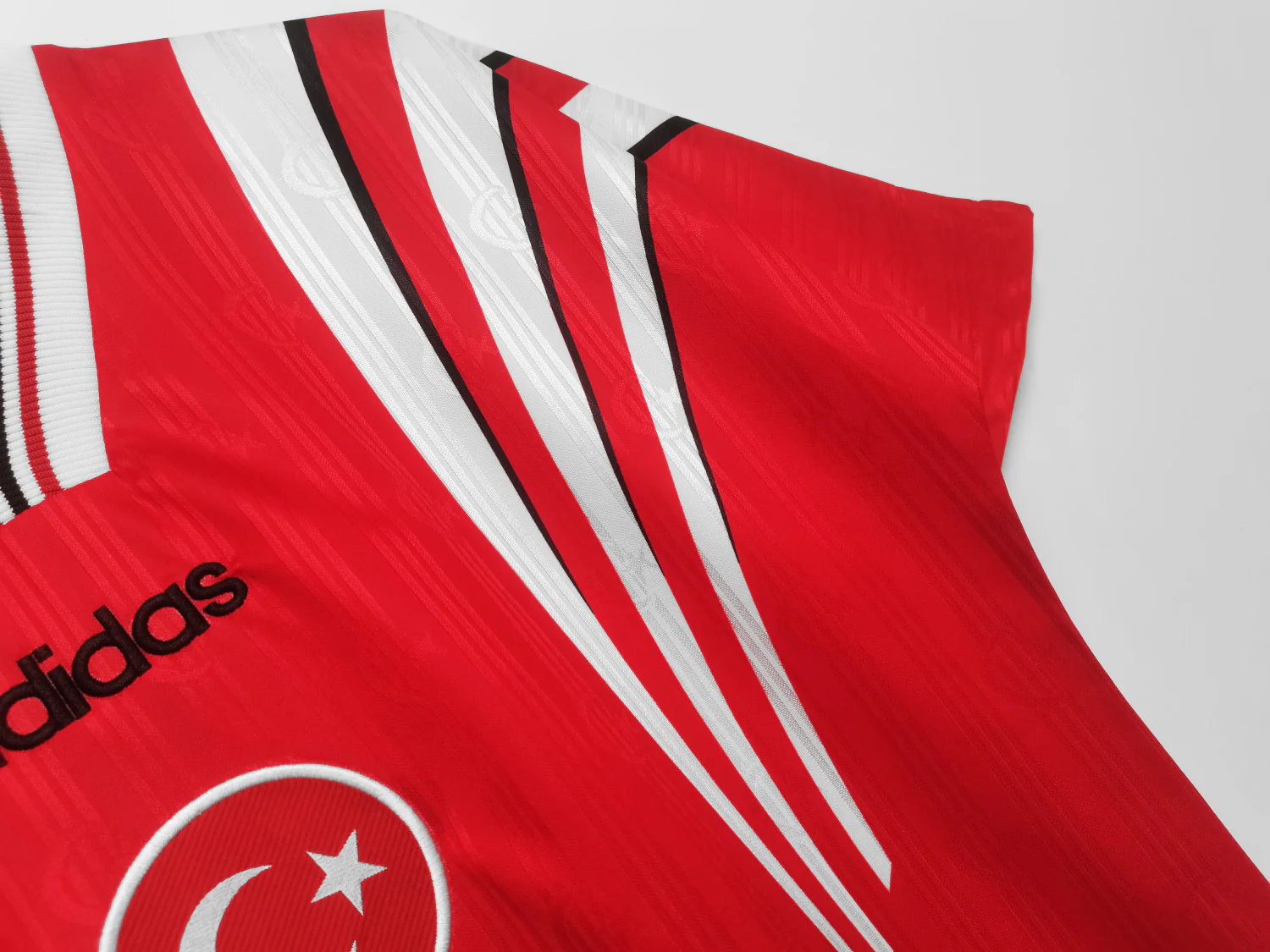 Turkey Home Retro Jersey 1996 - Image 4
