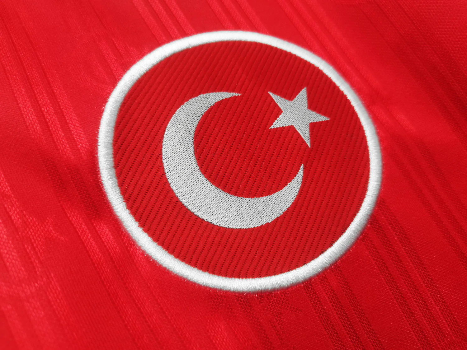 Turkey Home Retro Jersey 1996 - Image 5