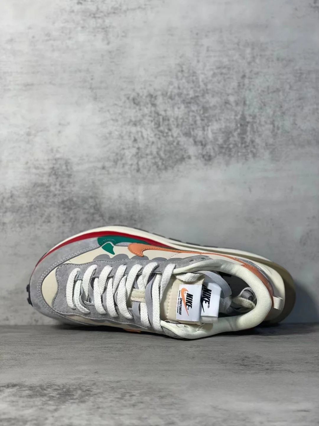 VaporWaffle Sacai Gray Red - Image 4