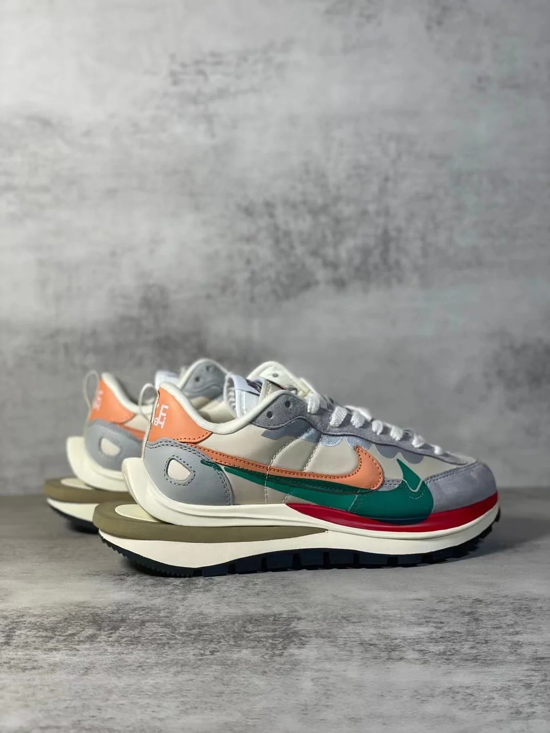 VaporWaffle Sacai Gray Red - Image 5