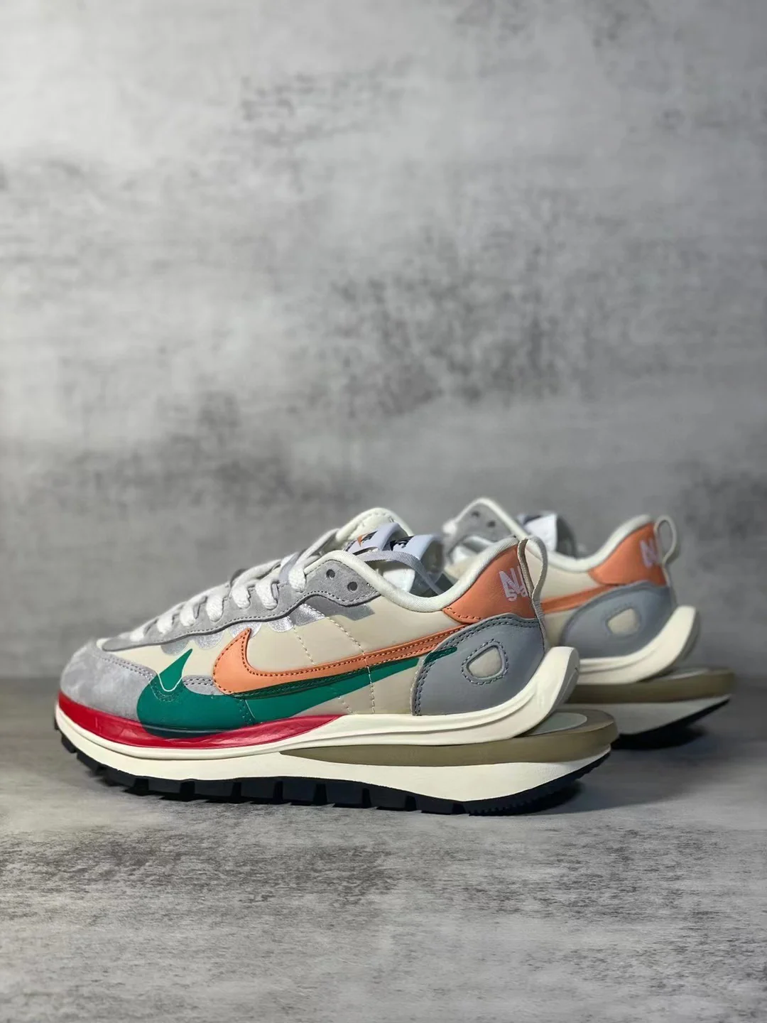 VaporWaffle Sacai Gray Red - Image 6