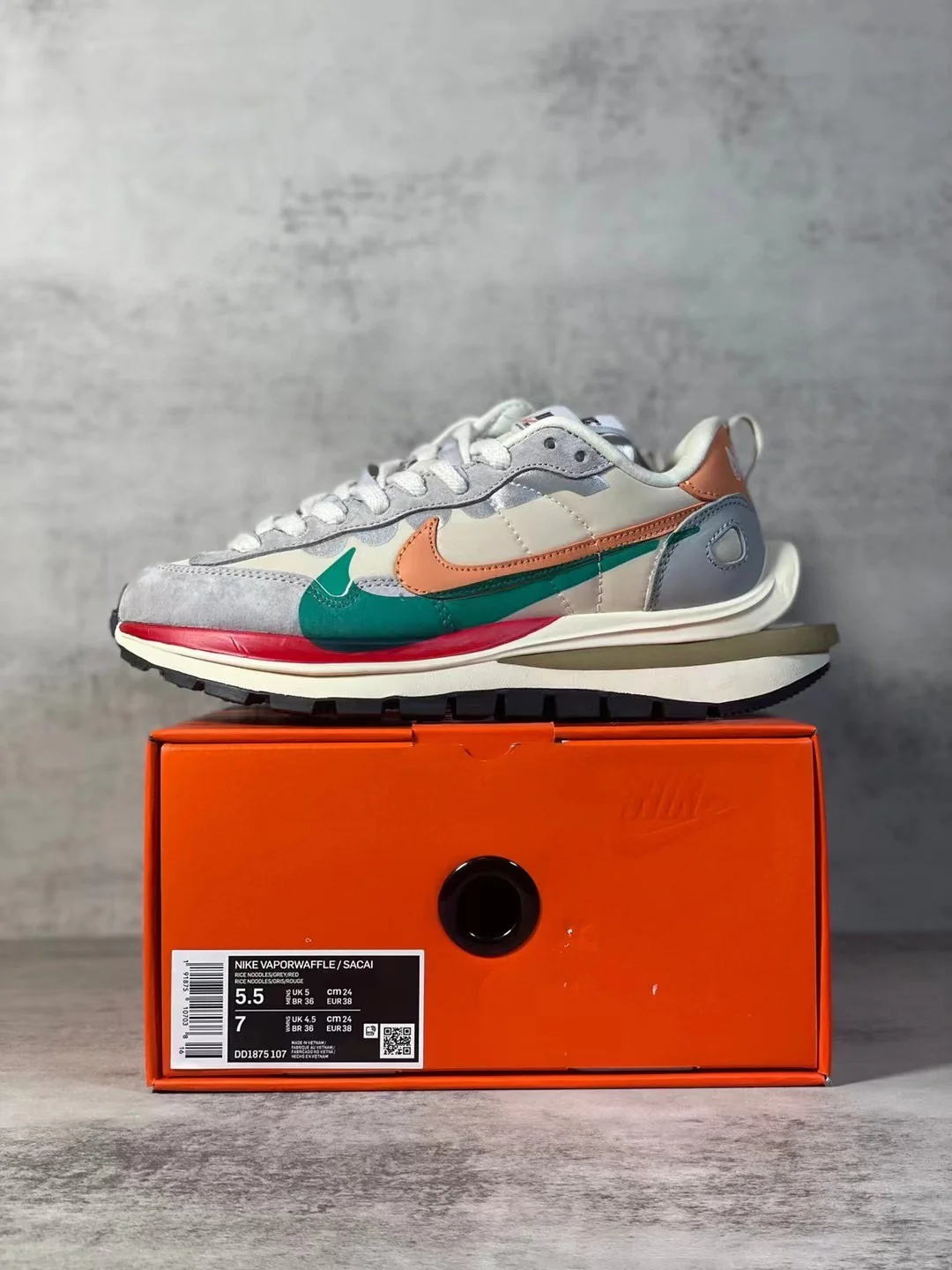 VaporWaffle Sacai Gray Red - Image 9