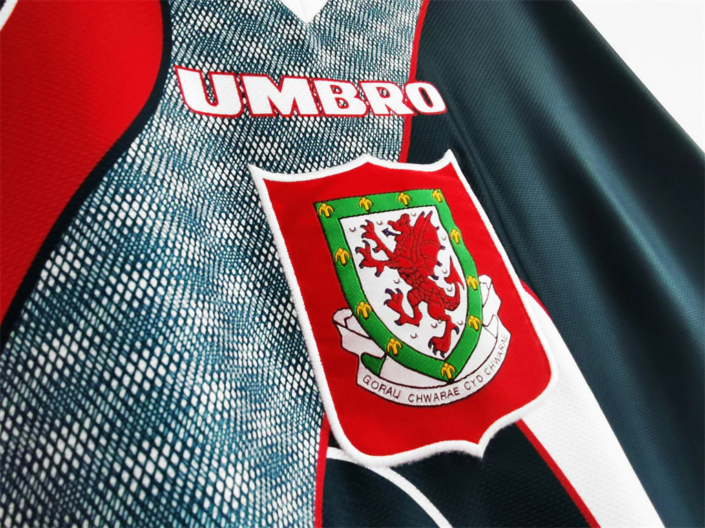 Wales Retro Away Jersey 1994/95 - Image 7