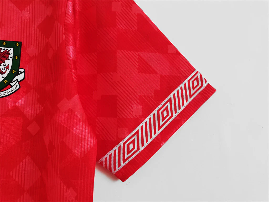 Wales Retro Home Jersey 1990/92 - Image 5