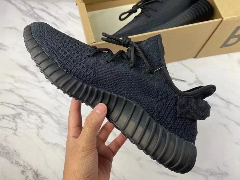 Yeezy Boost 350 V2 Onyx HQ4540 - Image 3