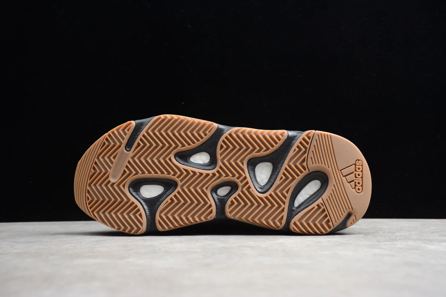 Yeezy Boost 700 Brown FV5304 - Image 5
