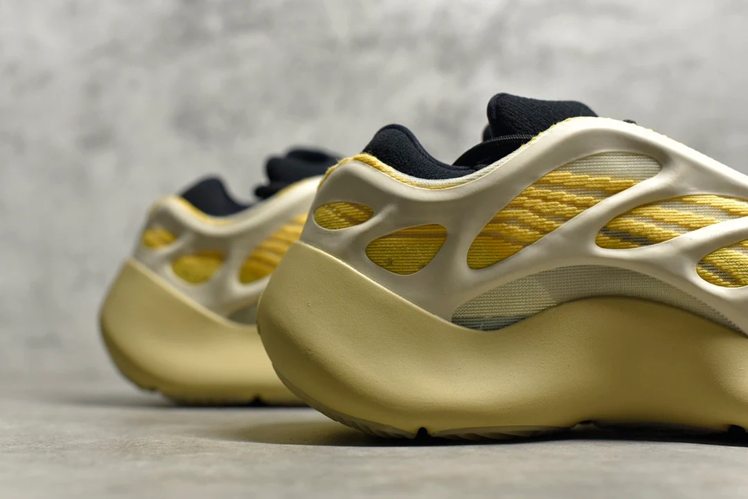 Yeezy Boost 700 V3 “Srphym” G54853 - Image 6