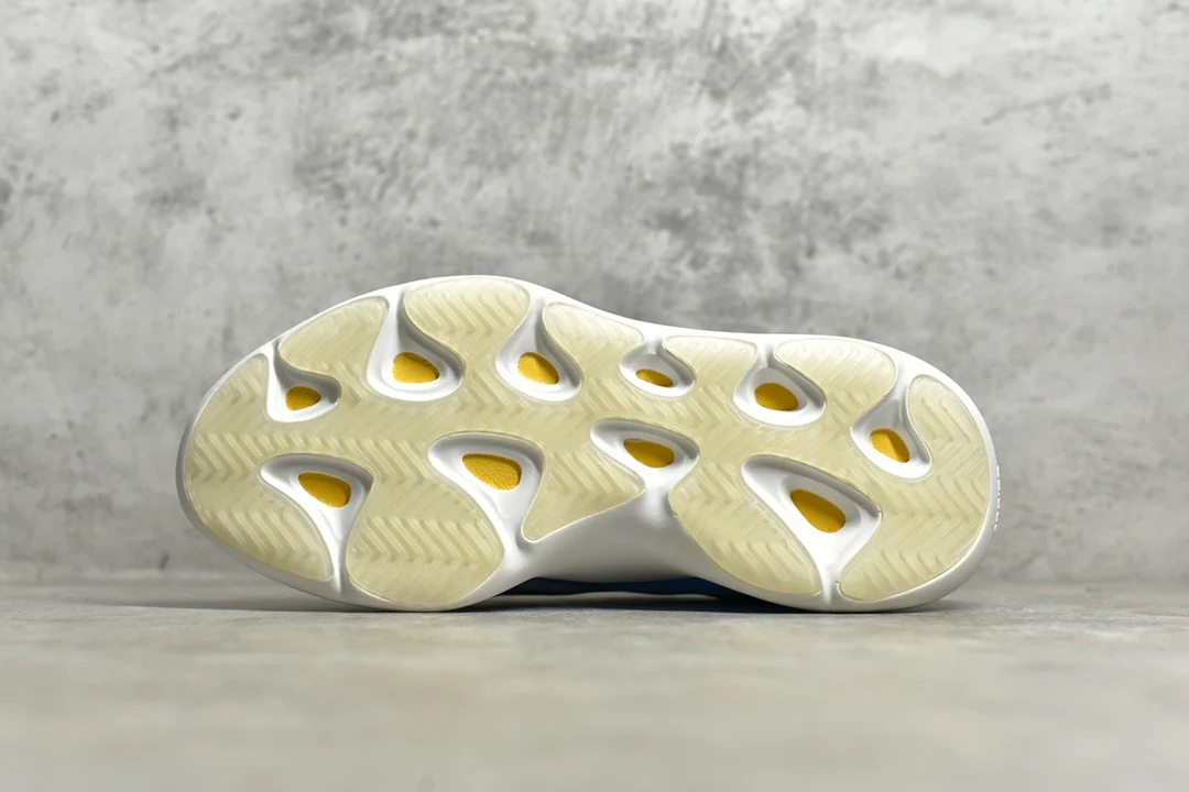 Yeezy Boost 700V3 Arzare G54850 - Image 10