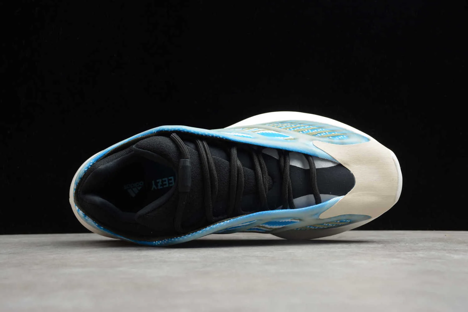 Yeezy Boost 700V3 Arzare G54850 - Image 24